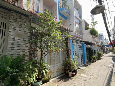  chỉ 9,5 tỷ - 60m  - 4 tầng - xe hơi vào nhà - âu dương lân, p3, q8  0
