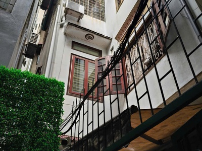 Bán nhà riêng   ngõ phố lương đình của   trung tâm đống đa giá chỉ 11,5 tỷ, 46 m2, view đẹp , nhiều 0