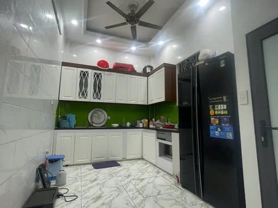 Bán nhà  lĩnh nam  30m2 .5tầng. mặt tièn.3m giá 6.4 tỷ hoàng mai hà nội 1