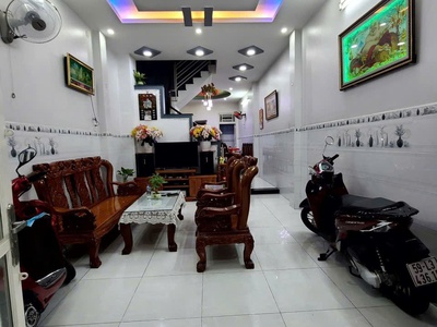  chỉ 9,5 tỷ - 60m  - 4 tầng - xe hơi vào nhà - âu dương lân, p3, q8  1