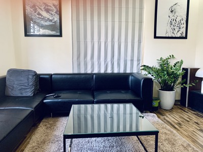 Cho thuê nhà đẹp phố Văn Cao, DT: 70m2, 3 p.ngủ. 7