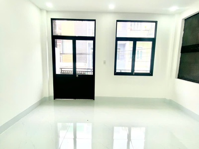 Bán nhà 3 tầng, 52m , 3pn, 3wc, q.9, 4.75  tỷ, sổ hồng 3