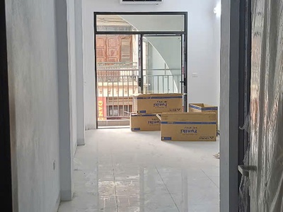 Chính chủ e có phòng khép kín cho thuê tại phố triều khúc, diện tích 30m2, full đồ, có cầu thang 0