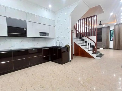 Siêu phẩm bồ đề 90m,4 tầng,mtien rộng,thang máy,dg rộng ôtô thông hồng tiến,chỉ hơn 16 tỷ 0
