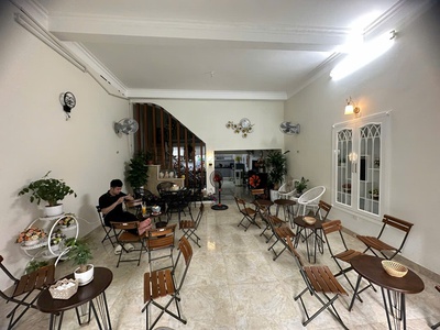 Chính chủ cho thuê nhà 4 tầng mặt phố nghi tàm, quận tây hồ, hà nội 1