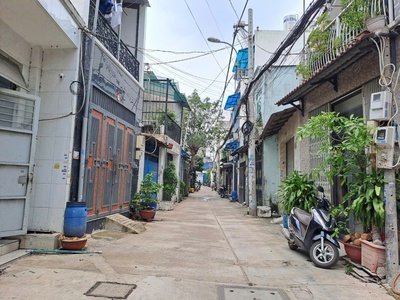 Bán gấp nhà đ số 9 bhh hẻm 6m 1 sẹc gần mặt tiền 60m2,2 tầng nhỉnh 4 tỷ 0