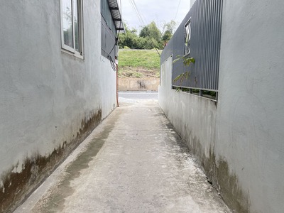 Cần bán 35,5m2 nhà C4, tổ 1 Phúc Lợi. Cách 30m ra đường Đê Vàng, ô tô đỗ tránh thoải mái 12