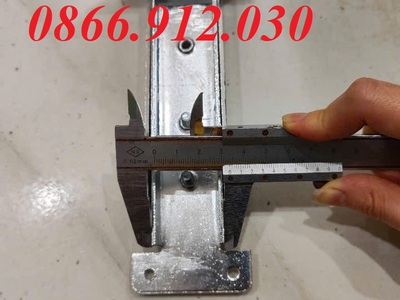 Pat   Bas  đỡ bảng trượt, ke đỡ bảng trượt 3