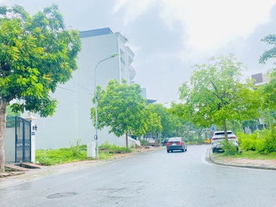 Bán đất phân lô cạnh bệnh viện đa khoa Tỉnh Vĩnh Phúc. Giá chỉ 5,7 tỷ Hướng Đông 1