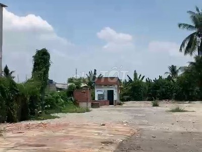 Chính chủ cho thuê đất diện tích lớn có nhà cấp 4 tại Phường An Phú Đông, Quận 12 0