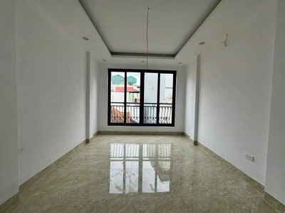 Lạc Long Quân 5 tầng x mặt tiền 3.5M - Trước nhà thoáng sáng vĩnh viễn - Gần ô tô. 1