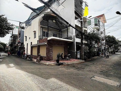 Lô góc 2 mặt hxh tránh thông kd  q11 giáp q10, 5x12m, 2 tầng nở hậu hoàn công đủ. 0