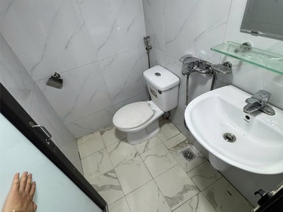 Chính chủ cho thuê ccmn siêu rẻ siêu đẹp 2n1k nhà 141 ngõ 14 mễ trì hạ 2