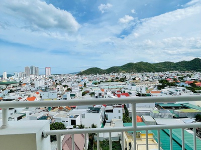 Chính chủ cần bán căn thương mại chung cư hoàng quân  - - giá 1tỷ750   bao thuế phí sang tên 4