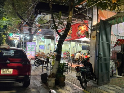 - nhà 3 tầng mặt tiền đường 10,5 m mặt sau đường 4m, khu a32, phạm ngọc mậu, sát chợ tân an. 1
