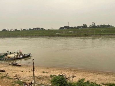 Bán  lô đất full thổ cư, 350m2, mt15m,  23 tỷ  ngọc thụy long biên, view sông 2