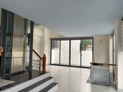 Cho thuê mặt bằng ở phú thuận- quận 7    kế bên khu căn hộ riverside 1