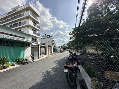 Bán đất mặt tiền đường số 11, hiệp bình phước thủ đức, diện tích 3164m , giá 150 tỷ 2