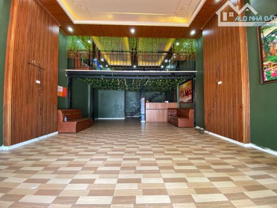 Cho thuê nhà mặt phố bà triệu, lô góc x 70m2 x mặt tiền 6.1m, vị trí cực đẹp giá chỉ 20tr 2