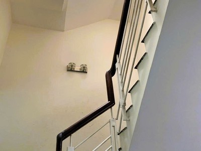 Cho thuê nhà 3 tầng mặt tiền p.linh đông, xe hơi tới nơi, kinh doanh tốt 1