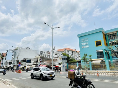  nhà btct hẻm thông   giá chỉ 5.7 tỷ   phường 4, quận 8  giảm sốc 800 triệu   chỉ còn 5.7 tỷ 4