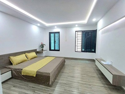 Cho thuê nhà mặt phố ngô quyền, lô góc, diện tích 100m2. 2 mặt tiền, đẹp nhất quận hà đông. 2