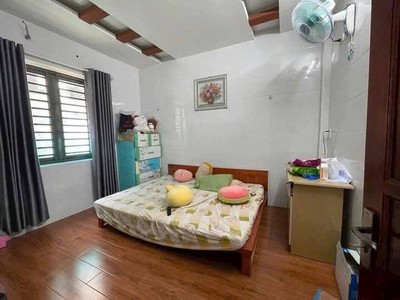 Nhà mt  p.5 - phú nhuận - 145m2 cn -3 tầng - chỉ nhỉnh 100 tr/m2 0