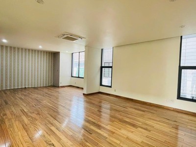 Bán nhà mặt phố cầu giấy mặt tiền vỉa hè đá bóng, ô tô dừng tránh đỗ, kinh doanh 68m chào 26 tỷ 1