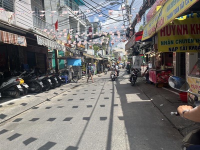Nhà bán mặt tiền đoàn văn bơ- xe hơi đến cửa nhà- khu vực kinh doanh đa ngành nghề- thông qua xòm 2