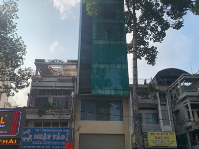Cho thuê toà nhà mặt tiền số 402 an dương vương p4 quận 5. hầm 9 tầng vị trí đẹp giá cực ưu đãi 0