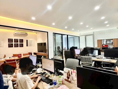 Bán tòa nhà góc 3mt 5 tầng q tân bình, đang kinh doanh phòng khám, gần cmt8 2