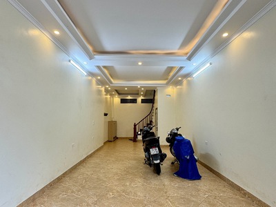 Bán nhà đền lừ gara ô tô 7 chỗ thông tứ tung 5 tầng đẹp như mới 45m2 giá hiếm 15 tỷ 0