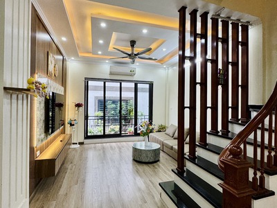 Bán nhà đền lừ gara ô tô 7 chỗ thông tứ tung 5 tầng đẹp như mới 45m2 giá hiếm 15 tỷ 2