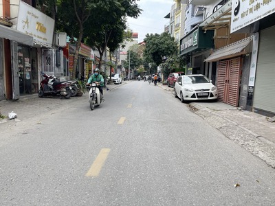 Bán căn góc, nhà mặt phố 42 Sài Đồng 65,6m2, 6,5 tầng, sát hồ, kinh doanh hái ra tiền 40tr/tháng 0