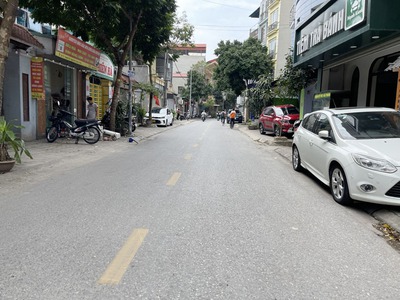 Bán căn góc, nhà mặt phố 42 Sài Đồng 65,6m2, 6,5 tầng, sát hồ, kinh doanh hái ra tiền 40tr/tháng 1