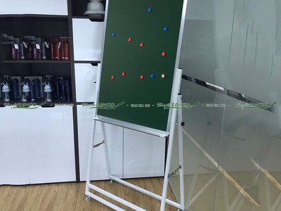 Bảng xanh viết phấn có chân xếp gọn 1