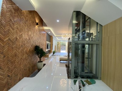 Nhà mới 90m2 - Có thang máy - Đủ nội thất - Giá 14.5 tỷ - Đường D4, Q7 2