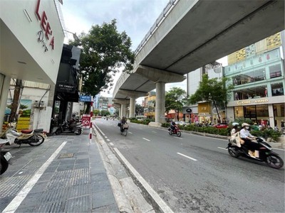 Mặt phố cầu giấy   2 mặt tiền   thang máy   kinh doanh đỉnh 0