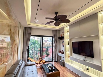 Biệt phủ giữa lòng hà nội 48 m- 4t -nhỉnh 12t- ô tô vào nhà -ngõ thông - sổ vuông vắn. 2