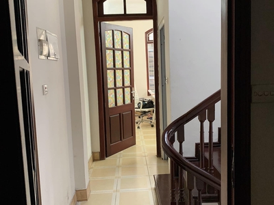 Cho thuê nhà mặt ngõ thái hà, 50m2 x 4 tầng, mặt tiền 4.1m, 25tr/tháng, vỉa hè, ô tô tránh 3