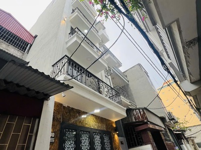 Bán gấp toà 6 tầng ccmn chdv dòng tiền 50tr/ tháng cực vip tại giải phóng 3