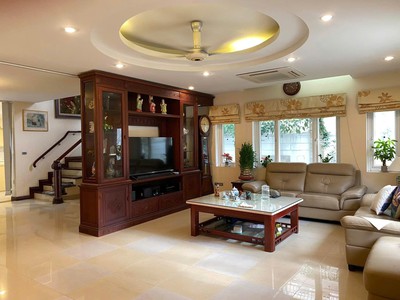 Cho thuê biệt thự thành phố giao lưu, 200m2, 4 tầng, làm văn phòng, nhà ở. 2