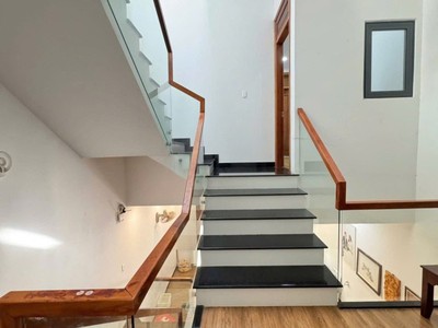 Siêu phẩm siêu rẻ  nhà mới 3 tầng mặt tiền lỗ giáng, hòa xuân, dt 123m2, chỉ 5.2 tỷ 3