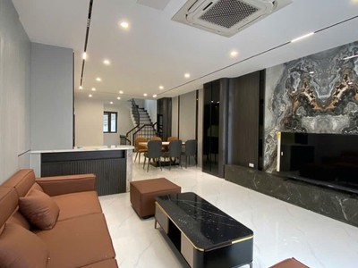 Bán nhà đẹp hoa lâm long biên - hiếm, đẹp, đẳng cấp, thang máy đời mới - kinh doanh đỉnh 2