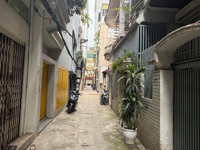 Nhà 3 tầng -tô vĩnh diện, khương trung oto vào nhà 50m2 14 tỷ sổ vuông.iiee 0