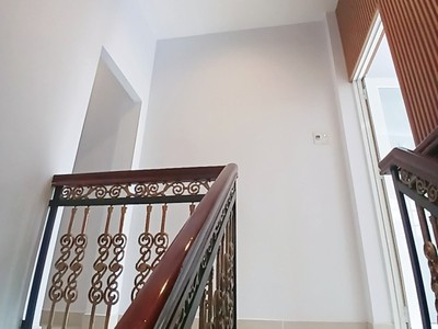 Bán nhà 97m2, 2 tầng, 3pn, q.9, 6.9 tỷ, sổ hồng 2