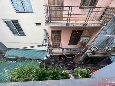 Cho thuê nhà nguyên căn ngõ 99 định công hạ,  40m2 x 4 tầng 1 tum, 10.5tr 0