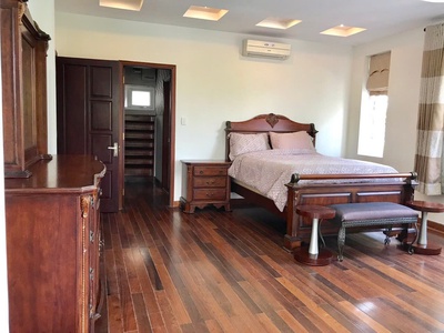 Bán biệt thự siêu sang   113/1 nguyễn văn hưởng, p.thảo điền, q.2   dt 639m  full thổ cư 4