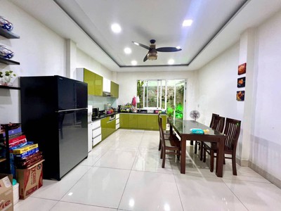 Nhà 3 tấm - xe hơi tránh nhau - hòa bình - tân phú - 95m2 - ngang 4.5 x 21 - chỉ 11.9 tỉ 2