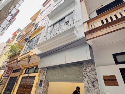 Bán nhà nguyễn đình hoàn - đẳng cấp dân xây - một nhà ra phố - phân lô gara ô tô - tháng máy - kinh 0